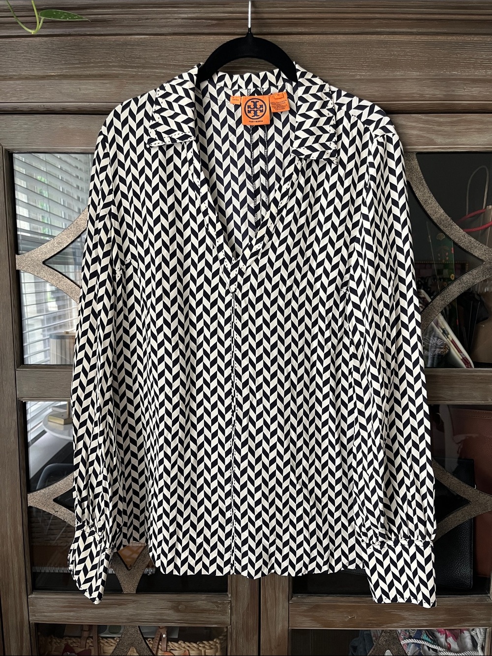 Tory Burch 100% Silk Black and Cream Chevron-Print Button Down Shirt